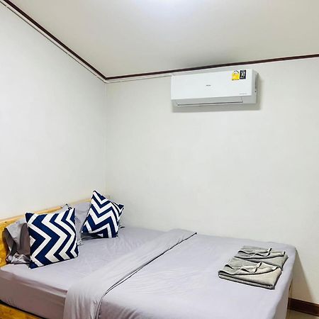 Lungwang Guest House Ban Rak Thai Esterno foto
