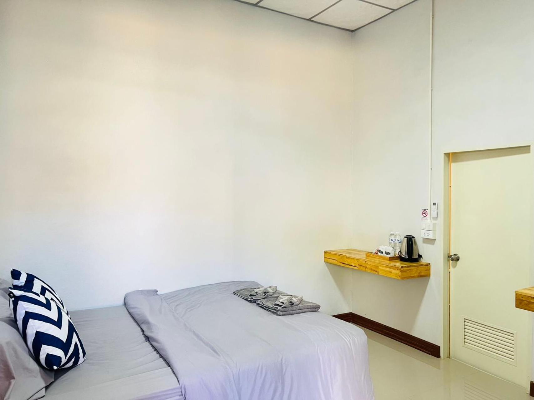 Lungwang Guest House Ban Rak Thai Esterno foto