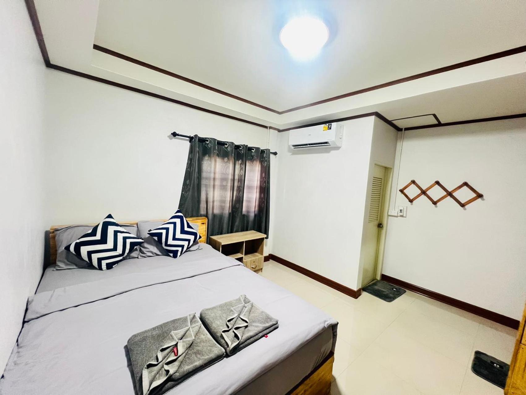 Lungwang Guest House Ban Rak Thai Esterno foto