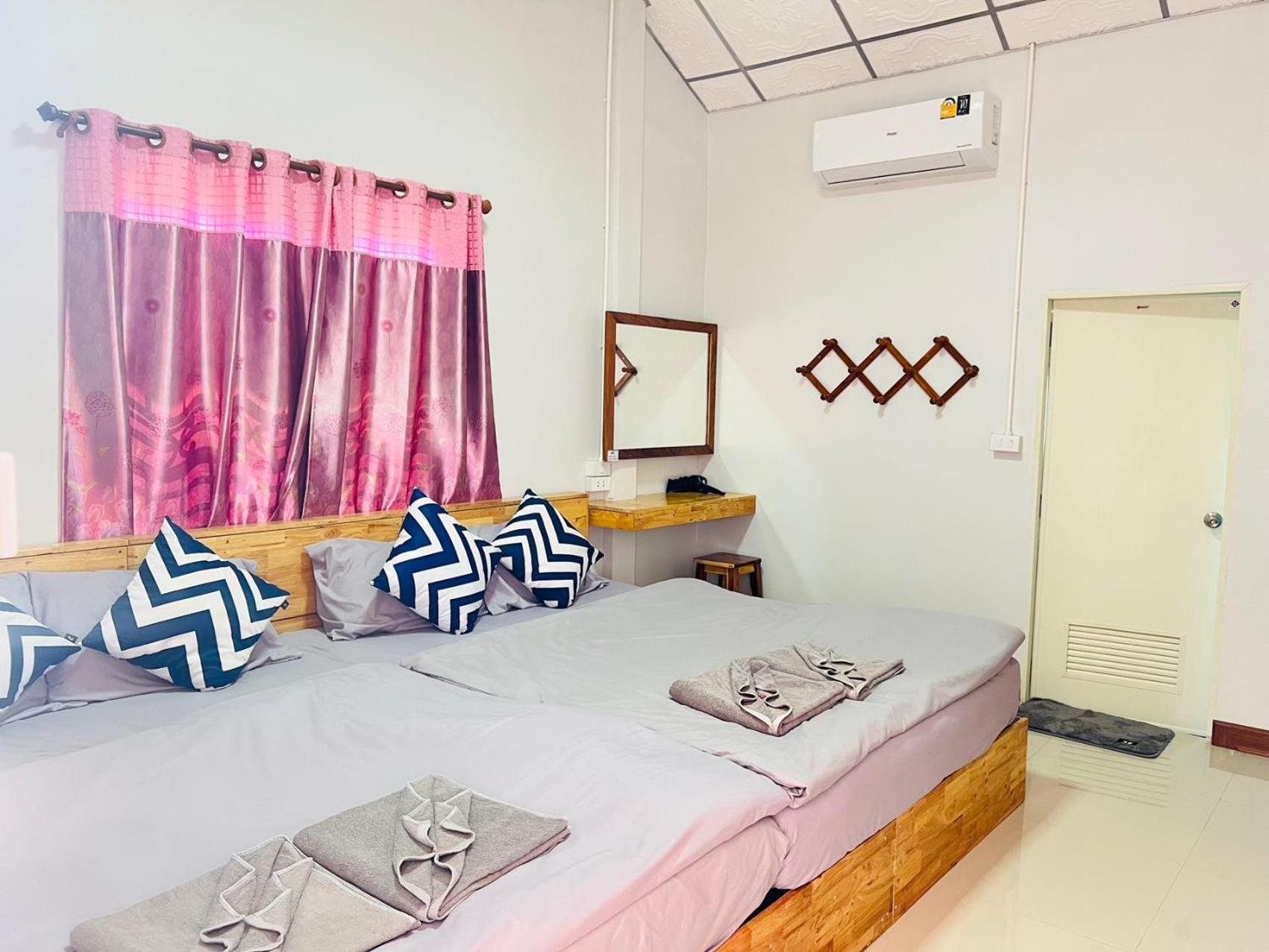 Lungwang Guest House Ban Rak Thai Esterno foto