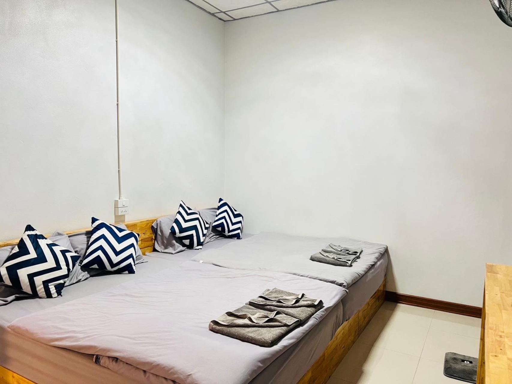 Lungwang Guest House Ban Rak Thai Esterno foto