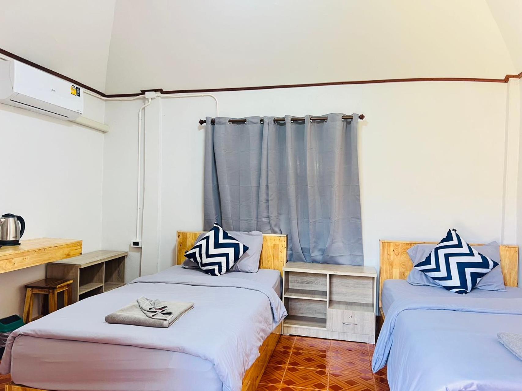 Lungwang Guest House Ban Rak Thai Esterno foto