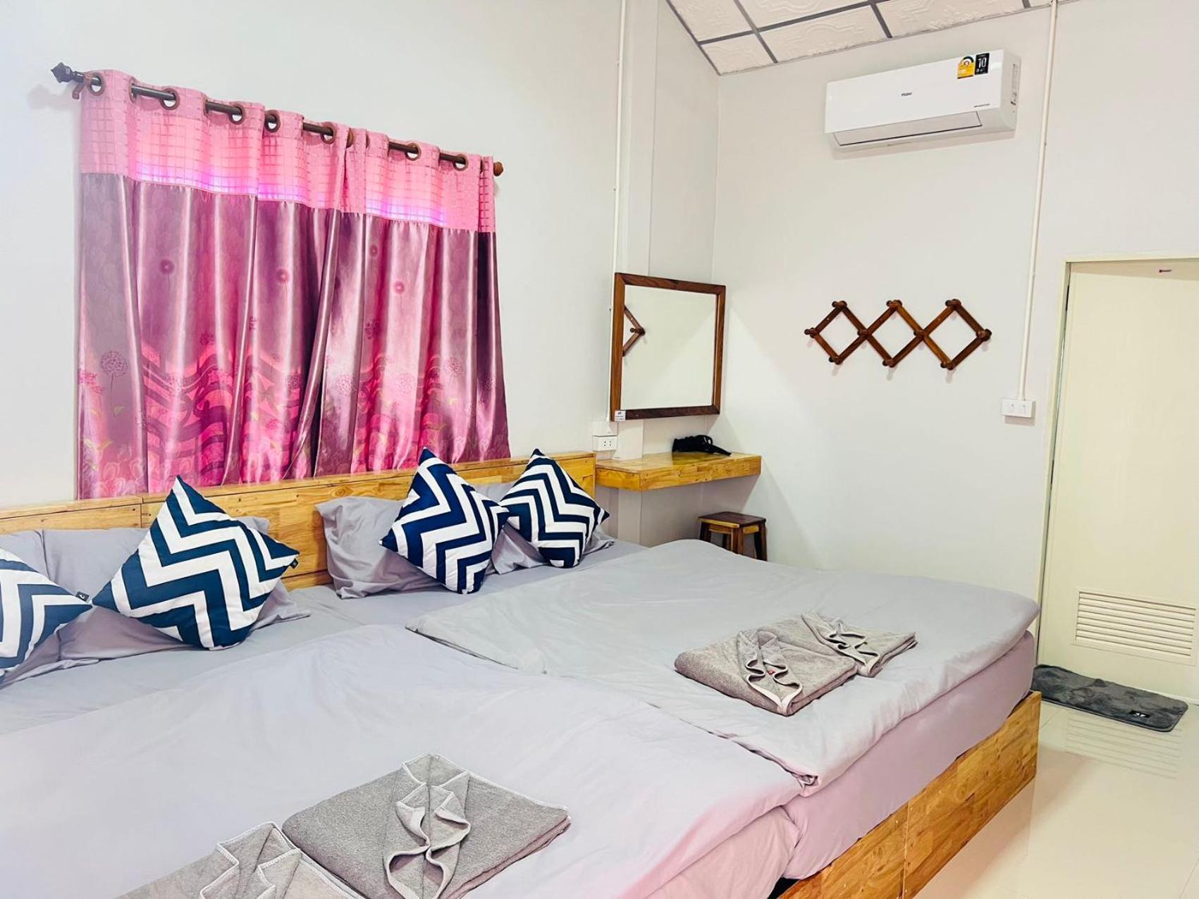 Lungwang Guest House Ban Rak Thai Esterno foto