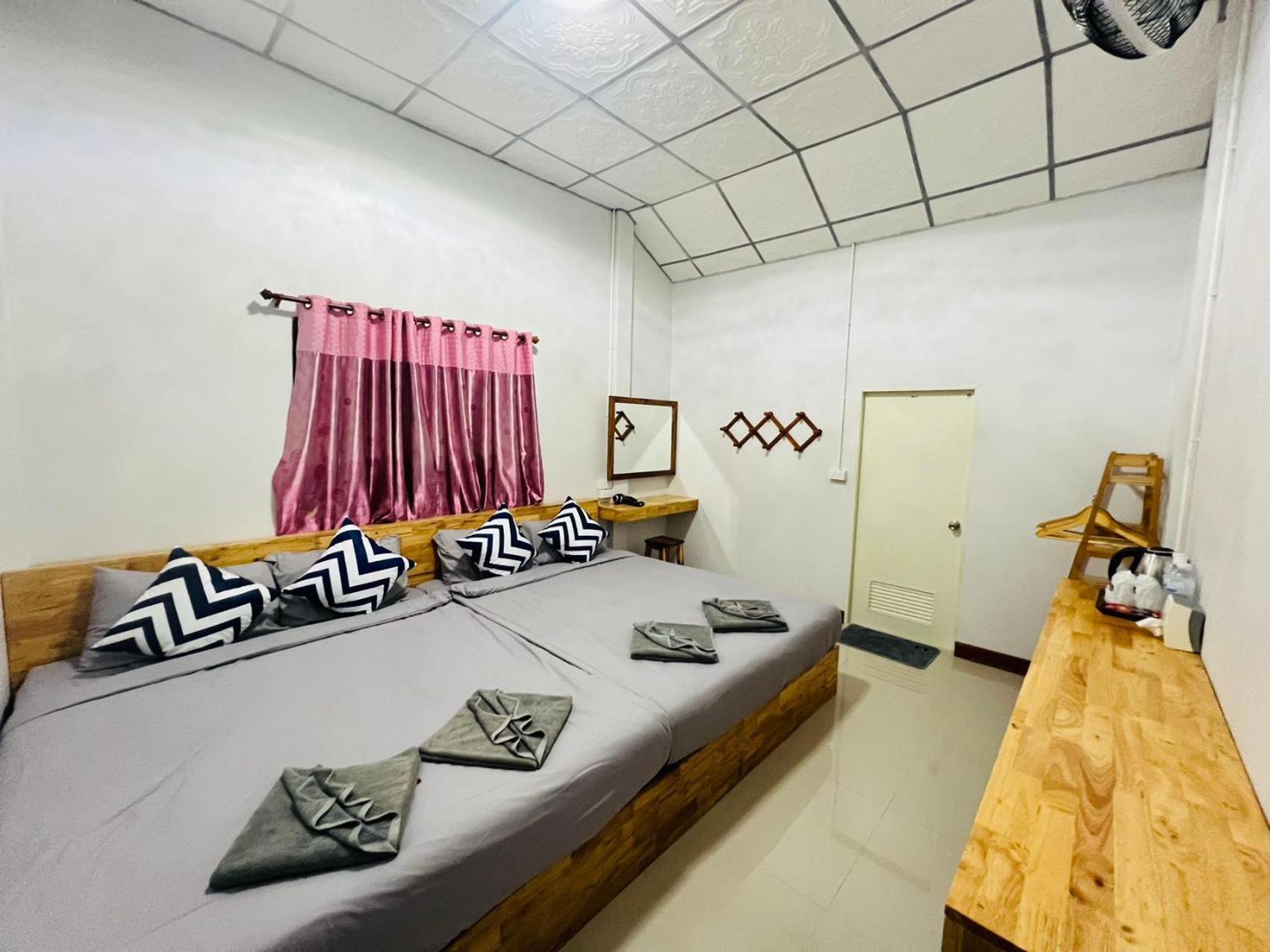 Lungwang Guest House Ban Rak Thai Esterno foto