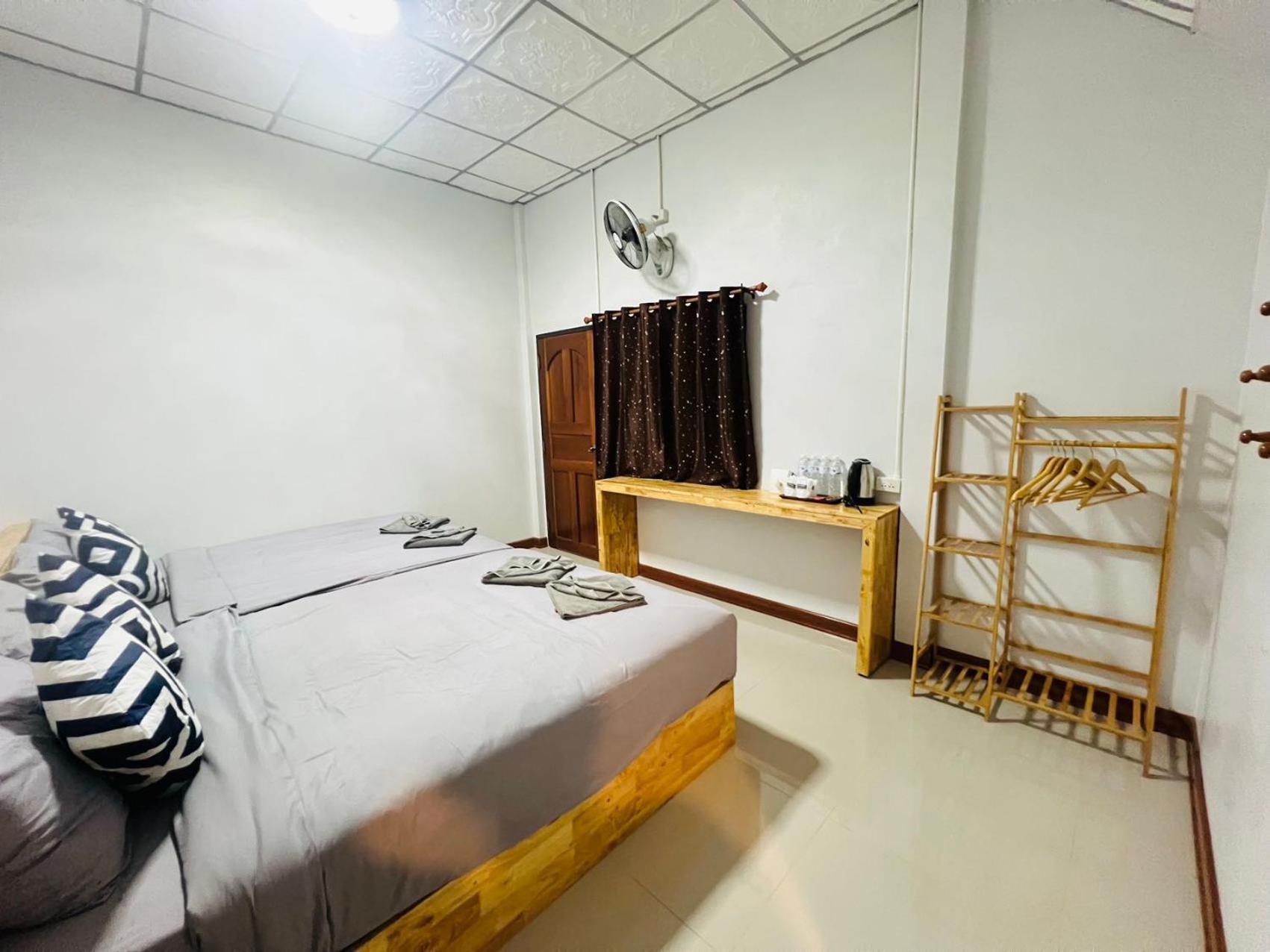 Lungwang Guest House Ban Rak Thai Esterno foto