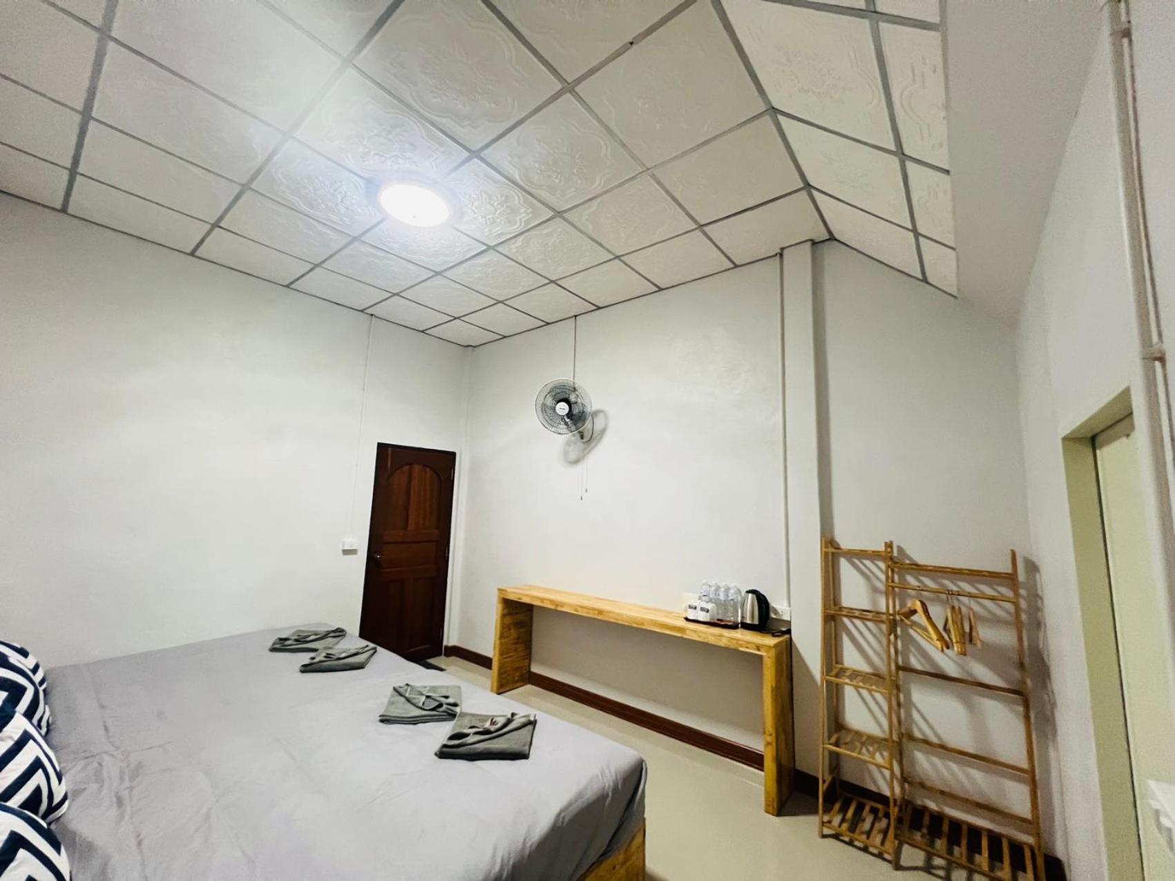 Lungwang Guest House Ban Rak Thai Esterno foto