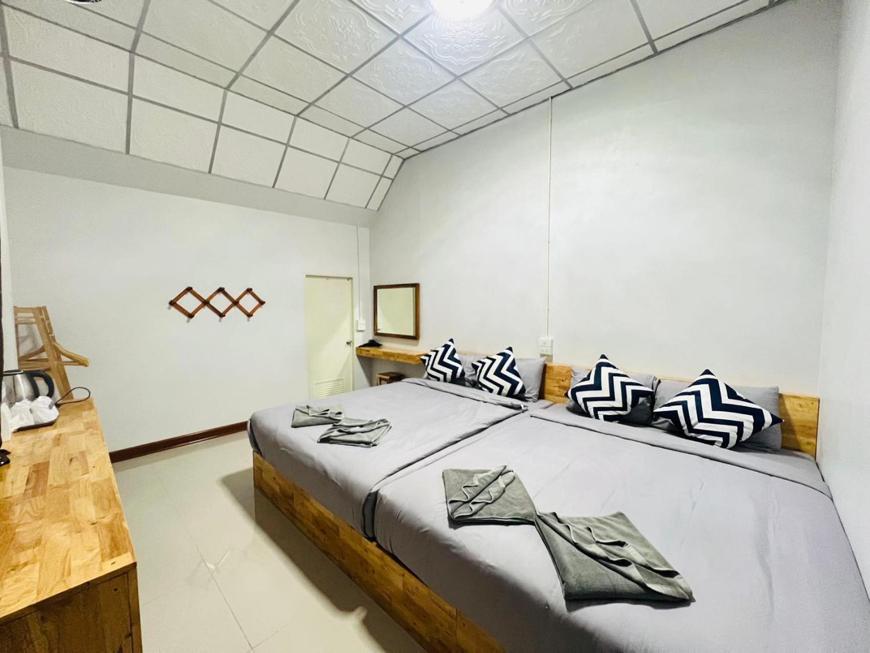 Lungwang Guest House Ban Rak Thai Esterno foto