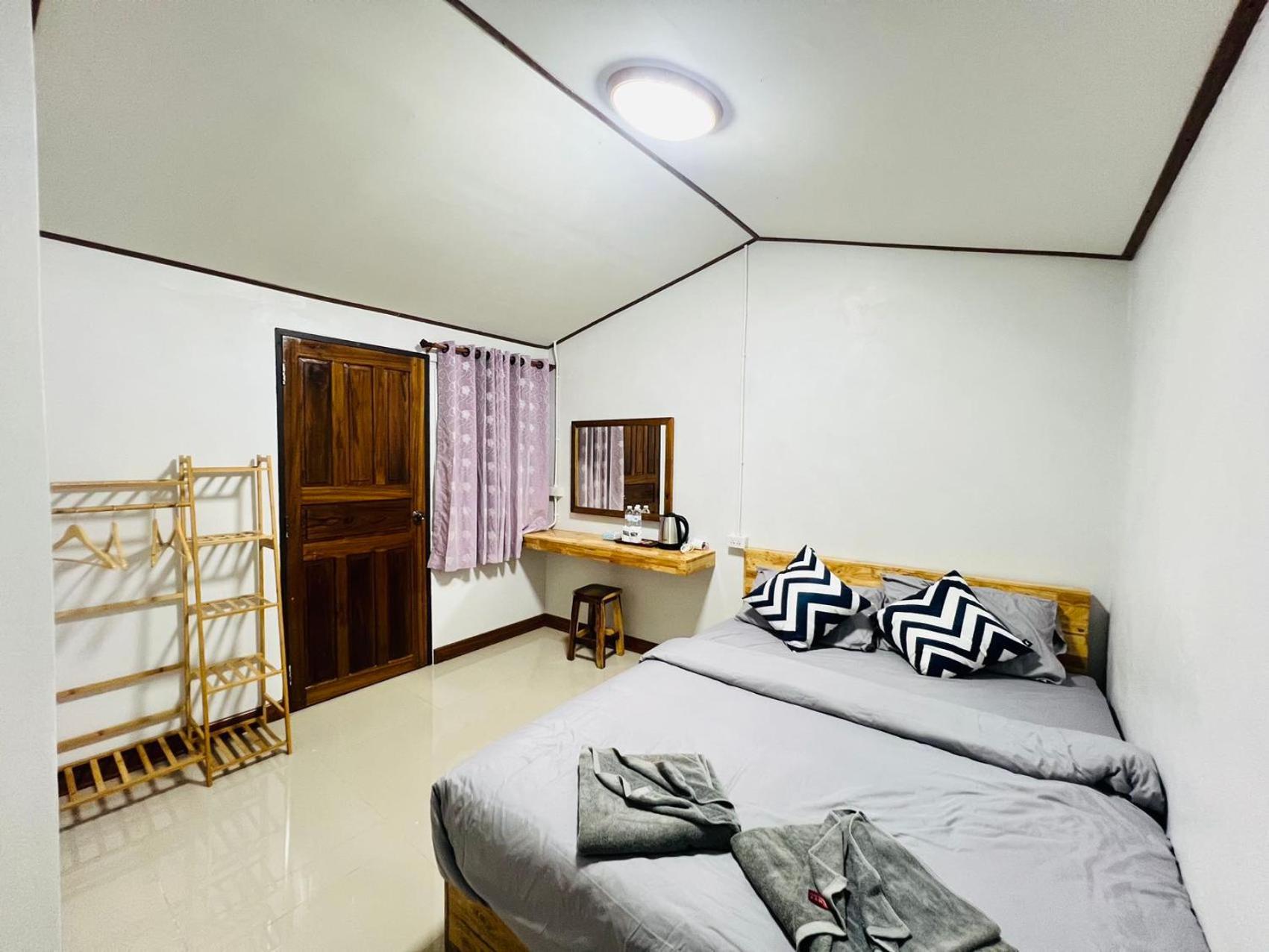 Lungwang Guest House Ban Rak Thai Esterno foto