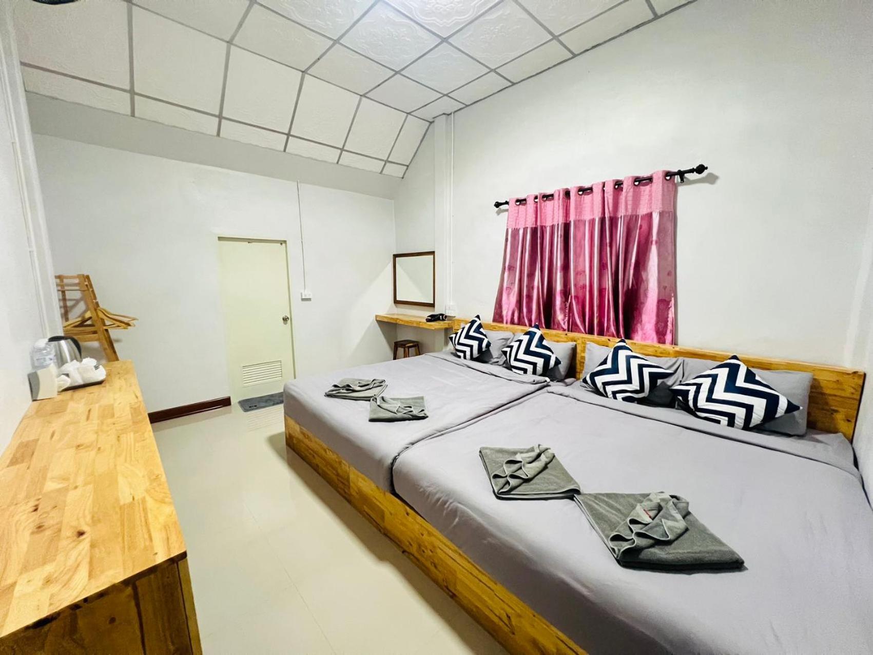 Lungwang Guest House Ban Rak Thai Esterno foto